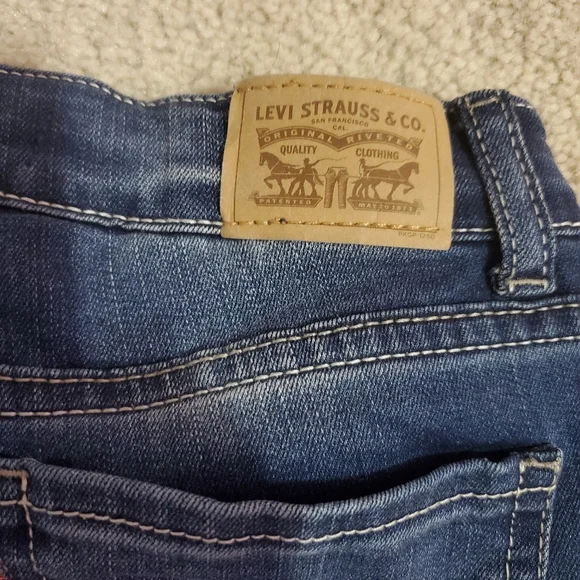 Jeans - Picture 2 of 9